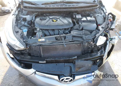 2015 Hyundai Elantra Se z USA, uszkodzony, nr VIN 5NPDH4AE4FH637397